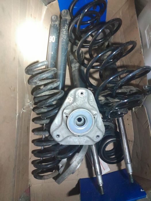 Vând suspensie originală E classe w212 plus parbriz