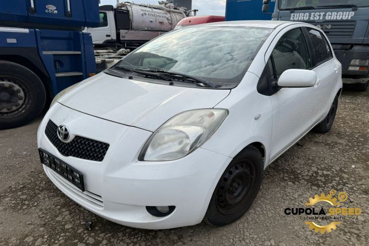 Aripa fata stanga cod culoare 068 Polar White Toyota Yaris XP9 [2005