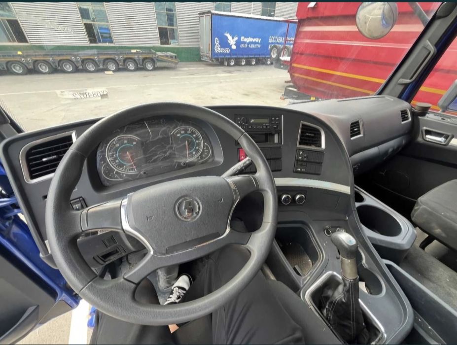 Шакман М3000 машина