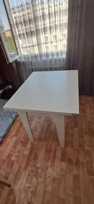 Большой стол . Состояние отличное