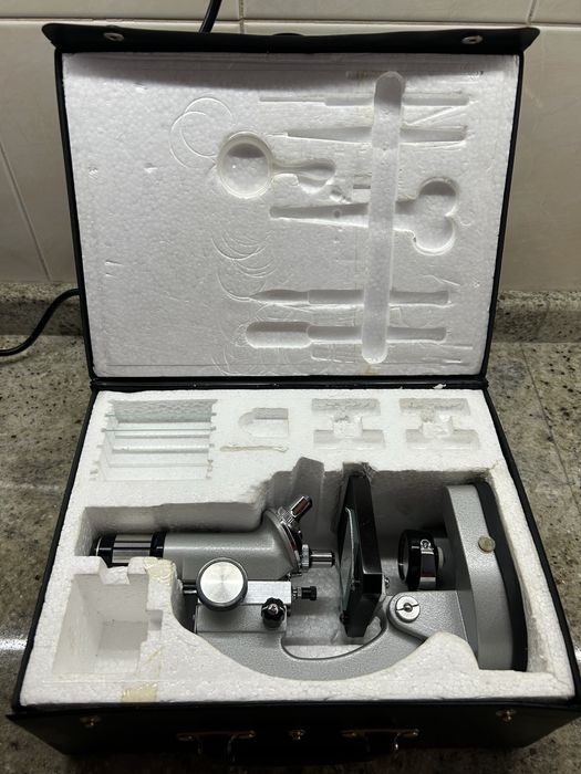 Микроскоп с куфарче