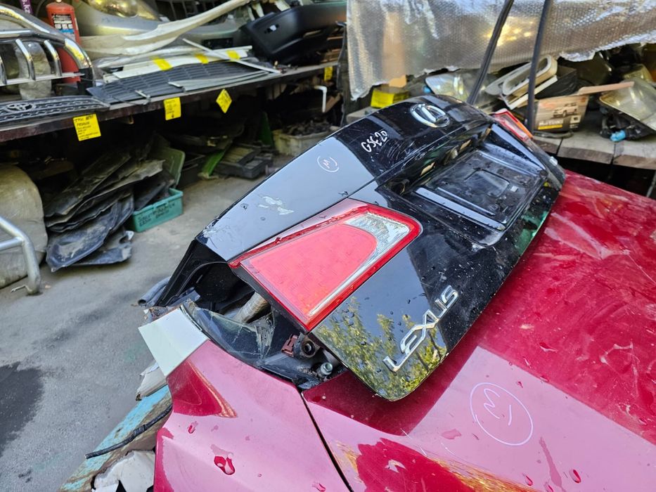 Крышка багажника IS250