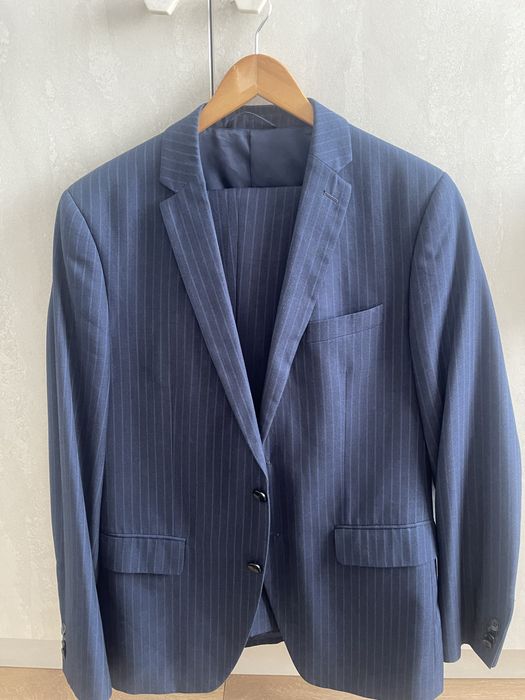 Costum barbatesc Conbipel - Italy - marimea 52, bleumarin cu dungulite