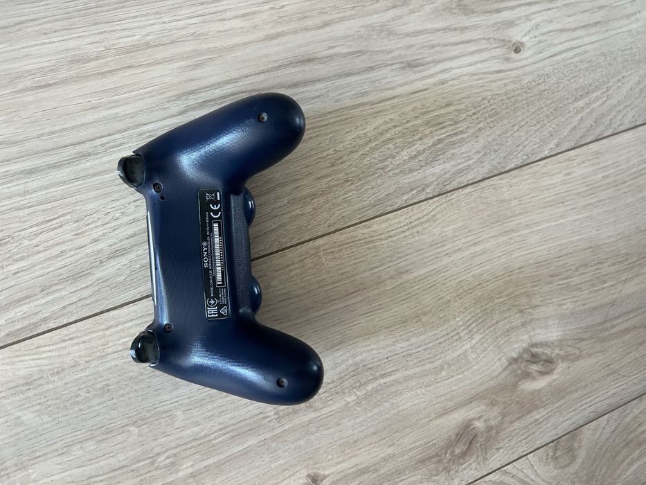 Ps4 с един джоестик