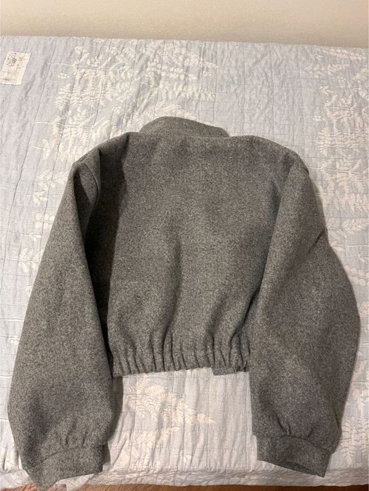 Продам куртку серая