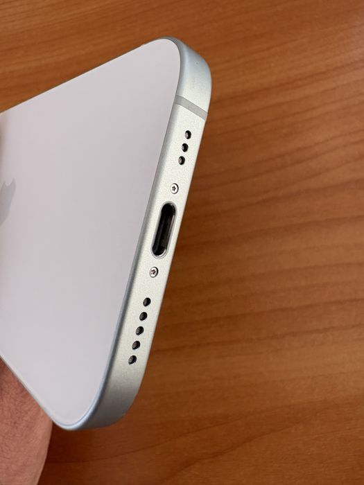 Продам Iphone 15 128 gb