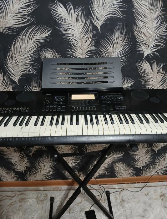 Синтезатор сотилади