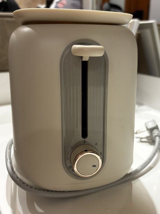 Тостер Midea новый