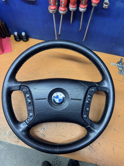 Продам руль е53
