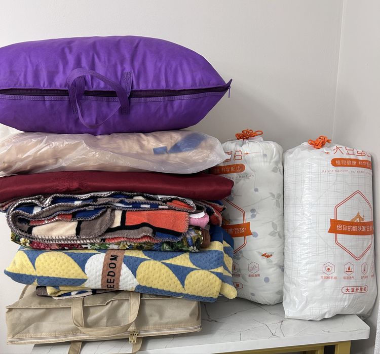 Пледы, подушки, одеяло