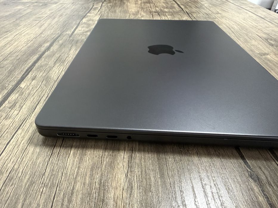 Macbook pro m4 16/512