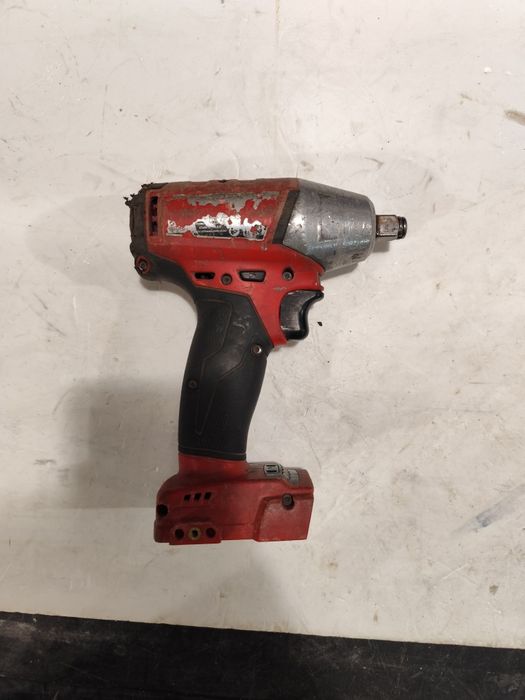 Безчетков акумулаторен гайковерт Милуоки Milwaukee M18 FIWF12