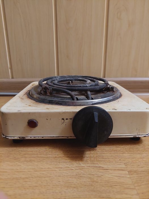 Продам электро  плиту