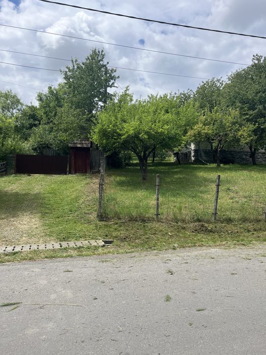 Vand casa plus gradina 68 ari