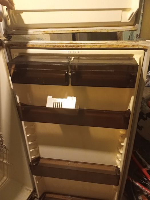 Продам холодильник,отлично работает.