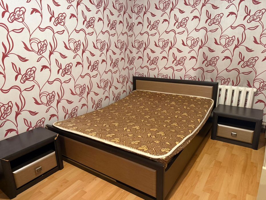 Продам спальный гарнитур