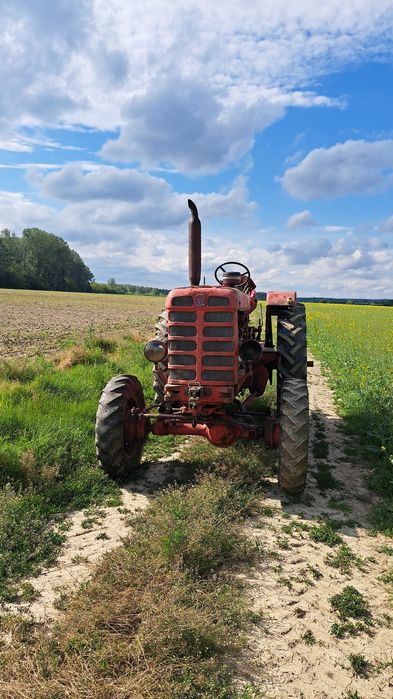 UTB Universal 651,încărcător frontal,diferential