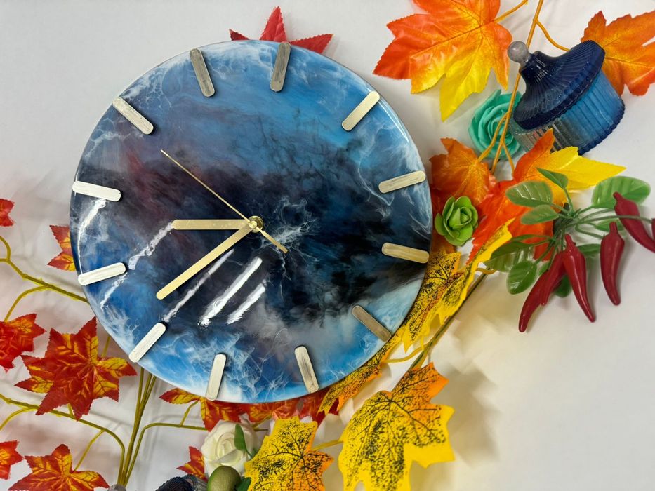 Часы из эпоксидной смолы