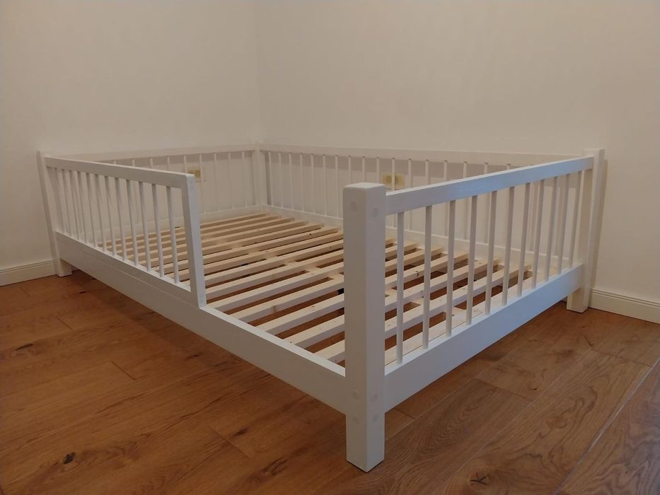 Pat casuta copii din lemn masiv – la comandă | Livrare în toată ța