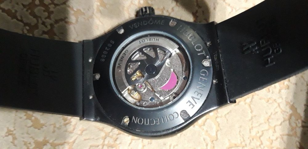 Продам часы HUBLOT