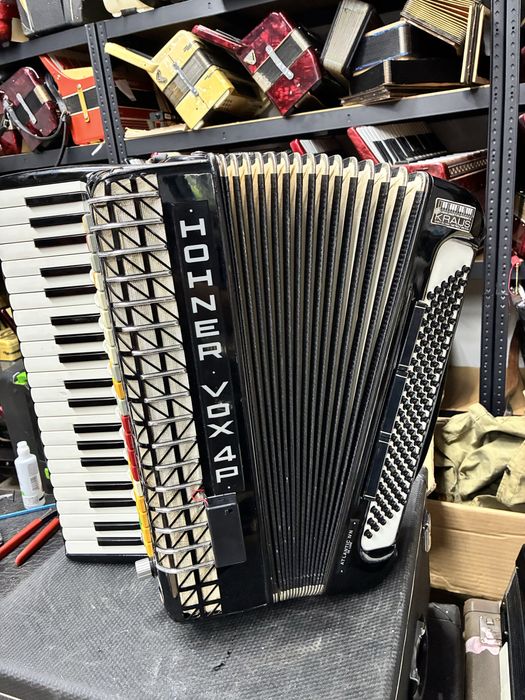 Acordeon Hohner Atlantic IV N deluxe Vox4 cu amplificare 120 basi