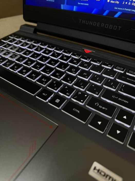 Thunderobot / RTX 4060 / i5 12450H / SSD