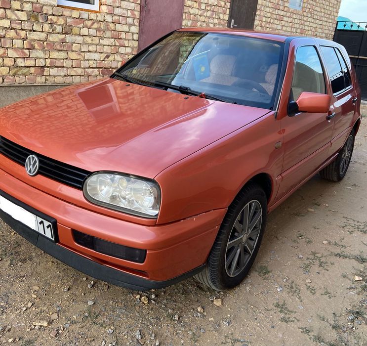 Машина сатылады.