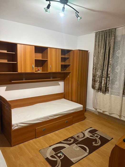 Inchiriez apartament cu doua camere în Blaj str Eroilor bl.37