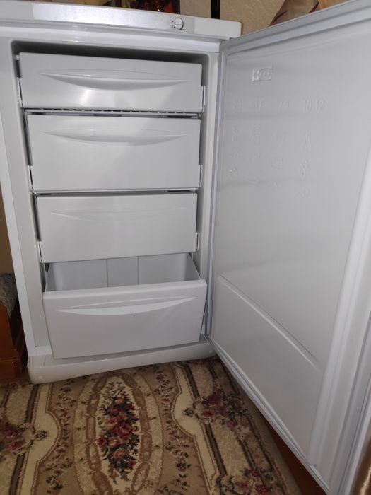 Морозильник Indesit SFR-1000