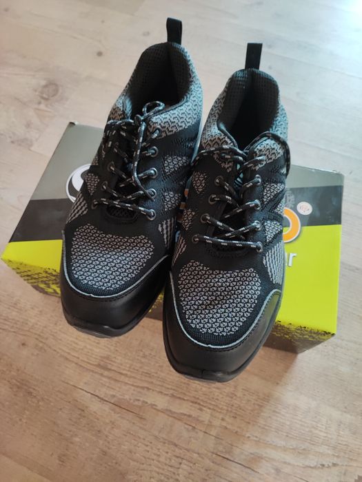 Работни обувки с бомбе