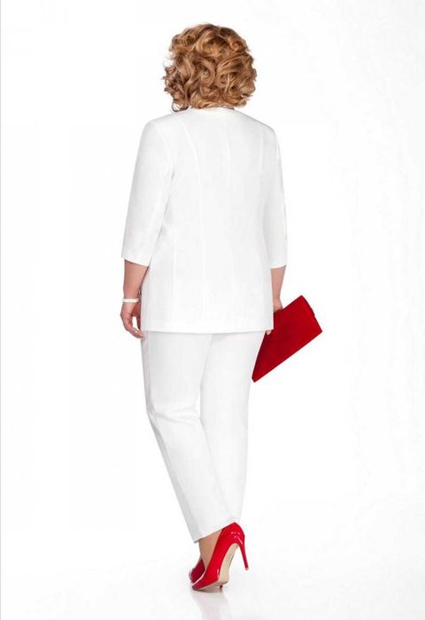 Женский костюм, размер 64