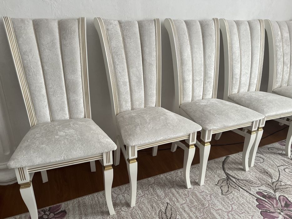 Стулья гостинные