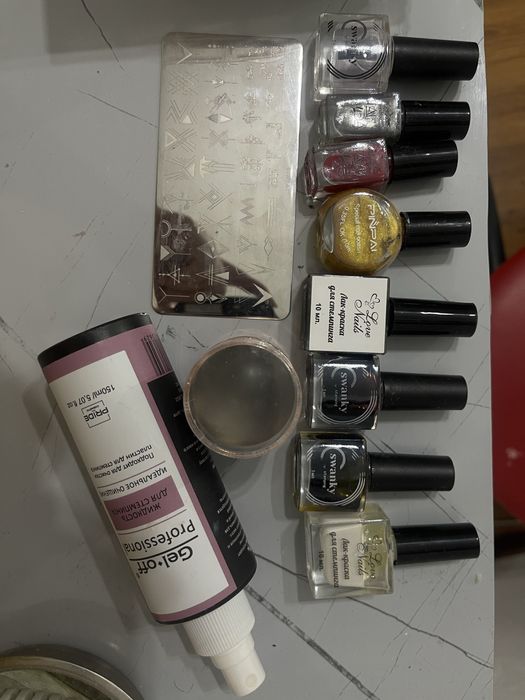 Продам материалы для маникюра