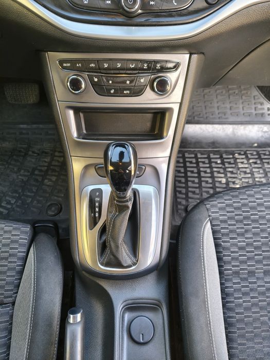 Opel Astra K automată, 1.5 Diesel, 8+ 1 viteze