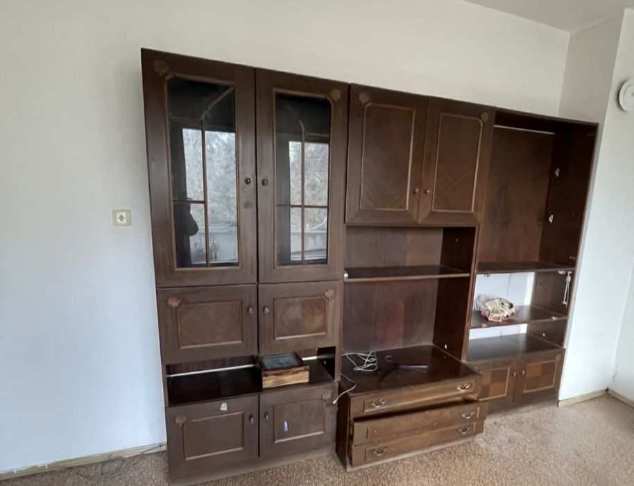 Дървена холна секция