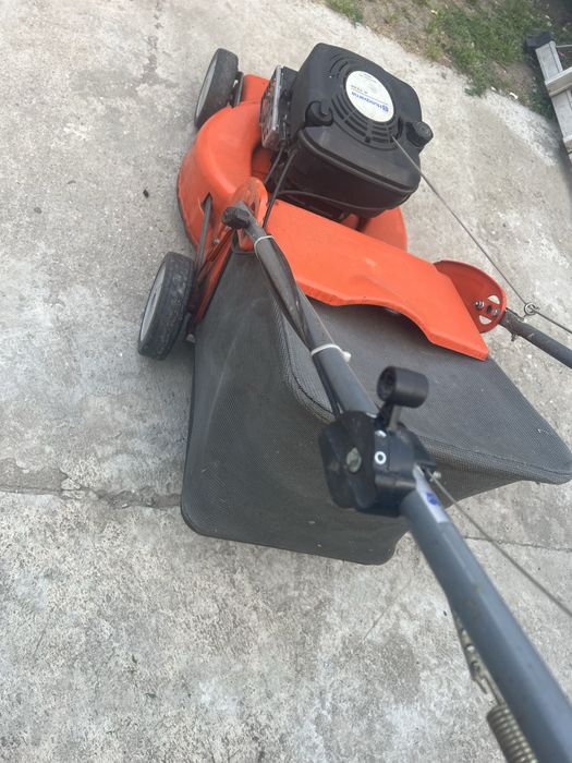 Masina de tuns iarba Husqvarna