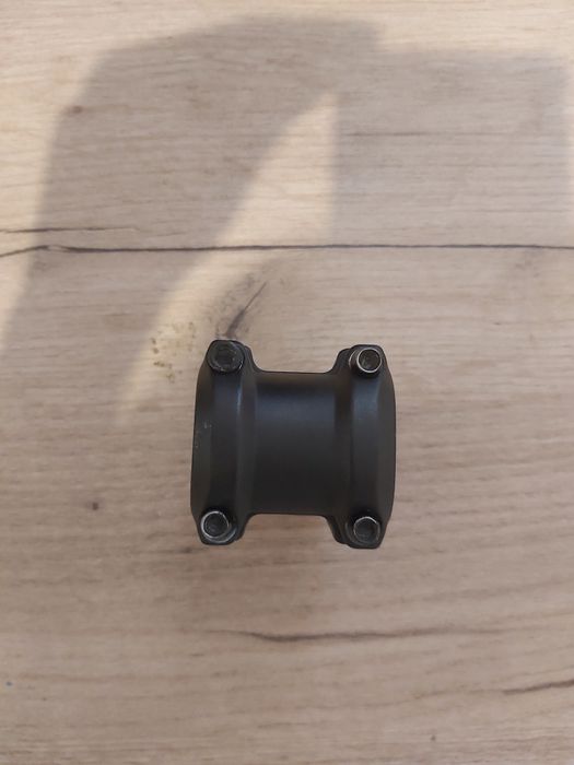 Vând pipă pentru bicicletă. 31.8 cm