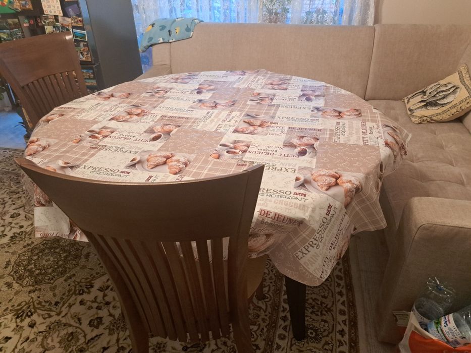 Трапезна маса за всекидневна