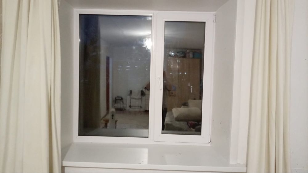 Продам окна и дверь пластиковую