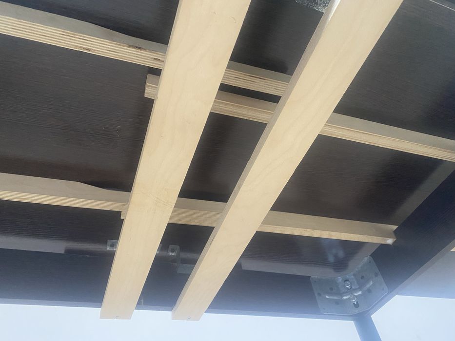 Продам кухонный стол