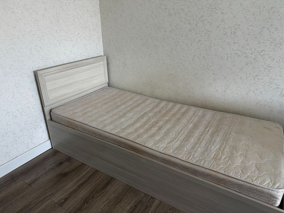 Однаспальная кровать
