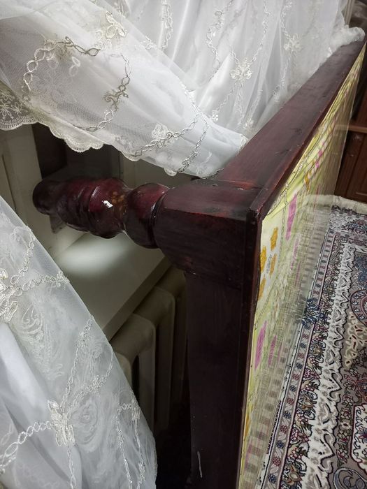 Sotiladi Uyga Mehmonxonaga Choyxonalar  Xontaxta yangi butun xolatda t