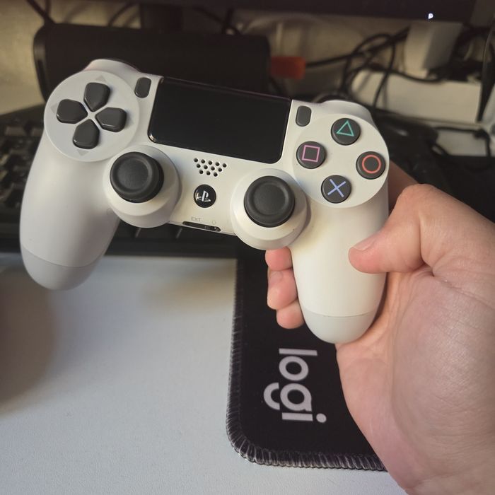 Дуалшок пс 4 оригинал в отличном состоянии