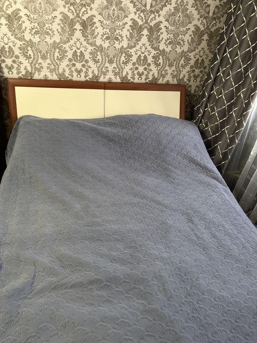 Продам двухспальную кровать