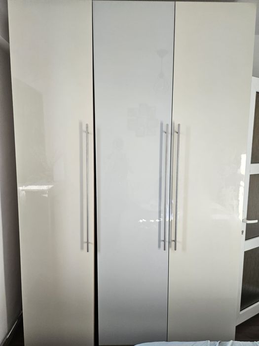 Dulapuri IKEA PAX (2usi +1usa) stare foarte buna