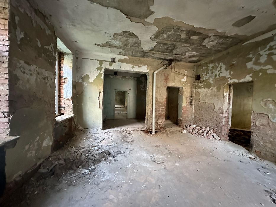 Продам срочно нежилое помещение