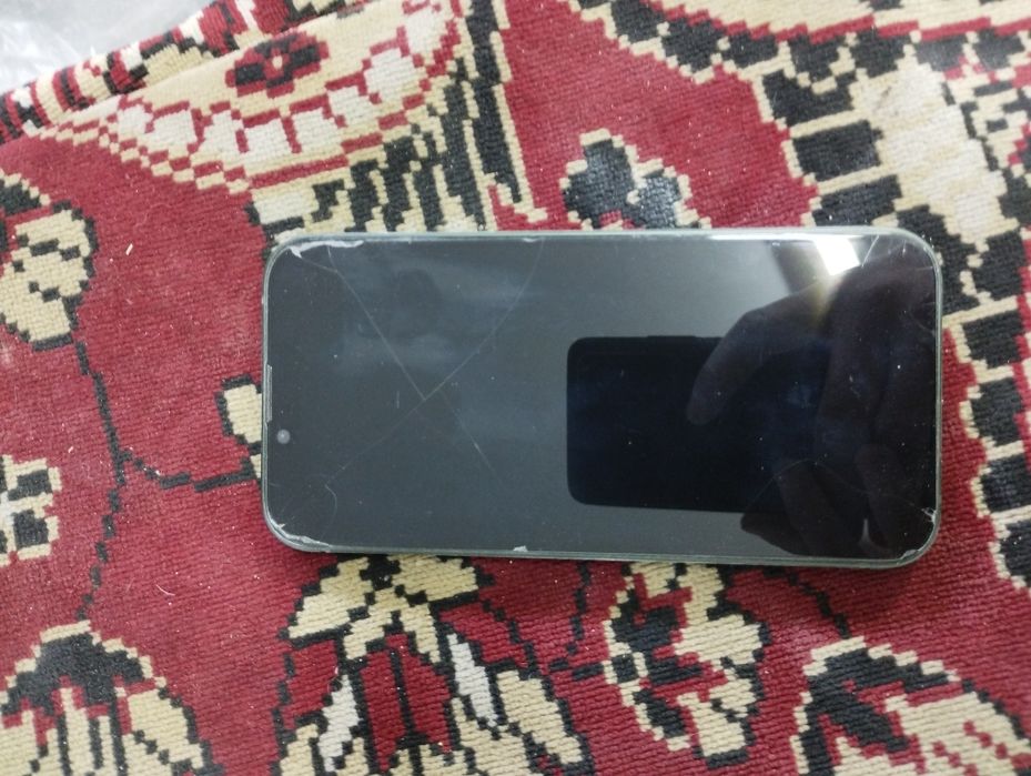 Айфон 13 зелёный