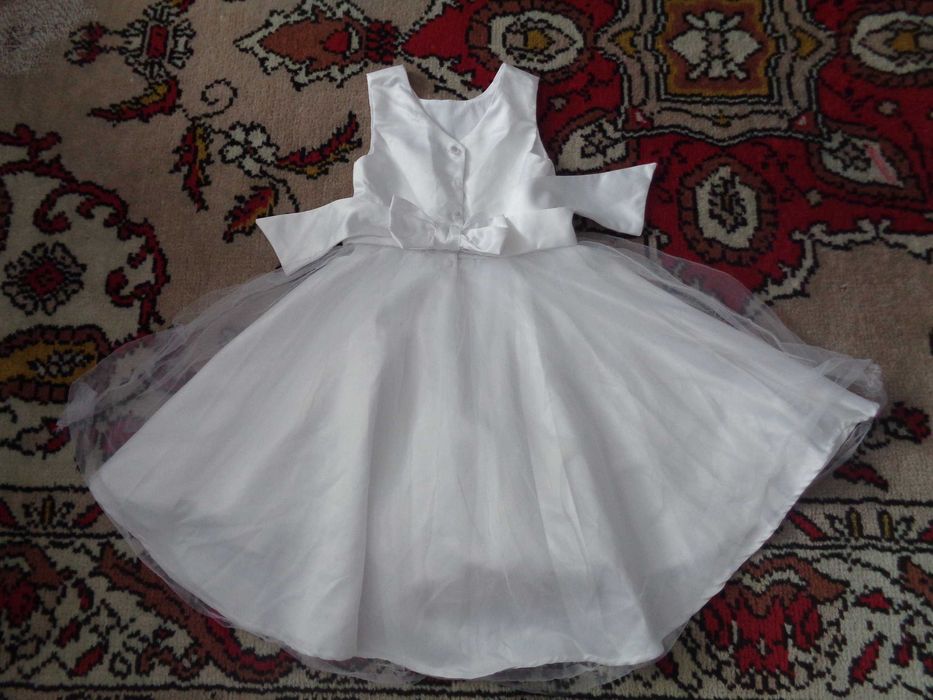 Vand rochie de ocazie fetita 1.