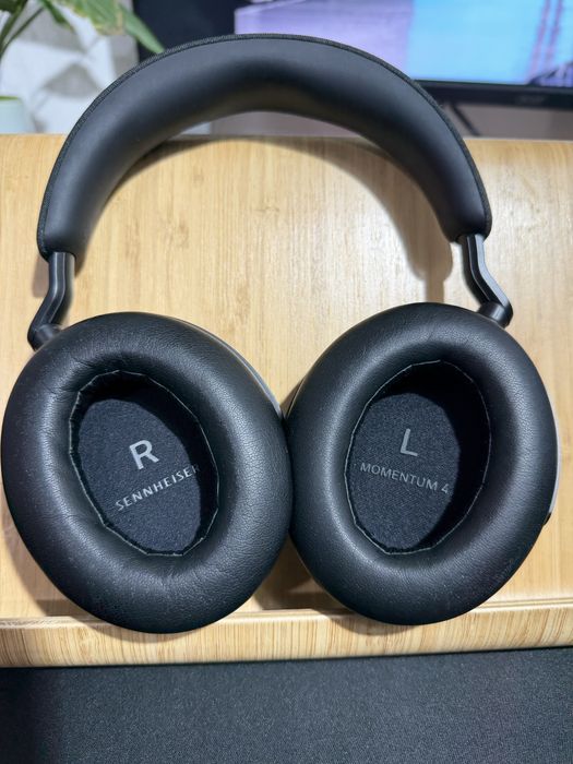 Casti Sennheiser Momentum 4 ANC