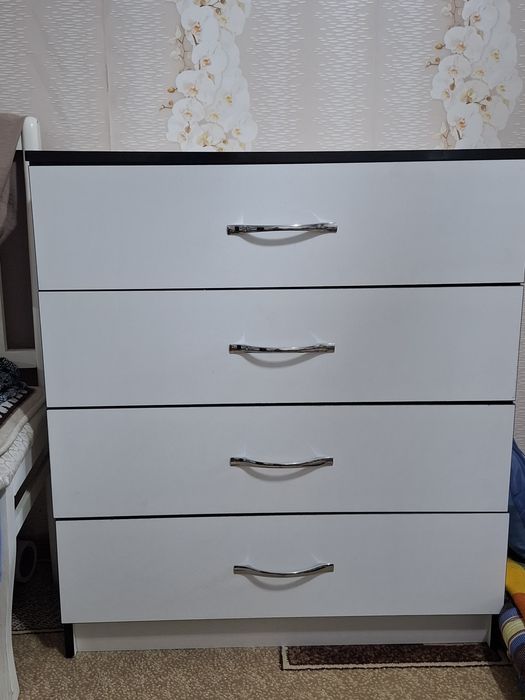 Продам шкаф + комод в подарок